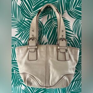 Vintage white Coach soho leather satchel handbag model 9544
